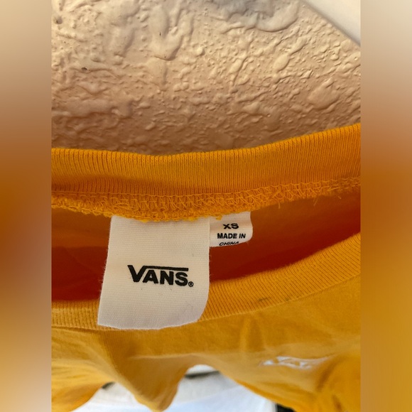 ❌Vans Crop Short Sleeve Shirt Yellow Size XSmall embroidered - Picture 2 of 3